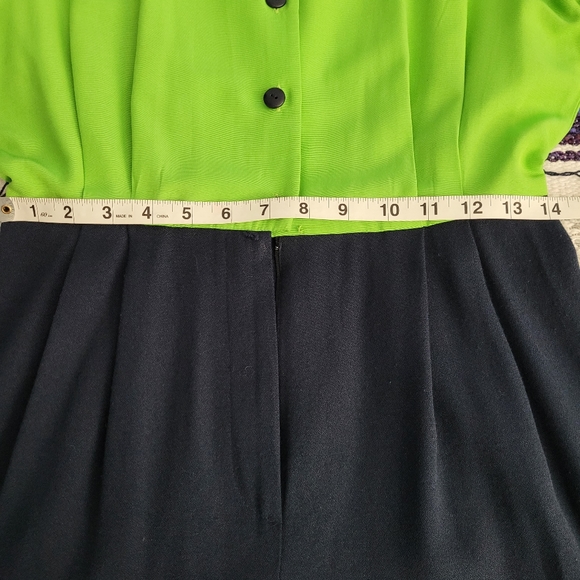 Vintage J.S.J. Petites Jumpsuit Size 10P Vibrant Green and Navy 80s Neon - Picture 9 of 10
